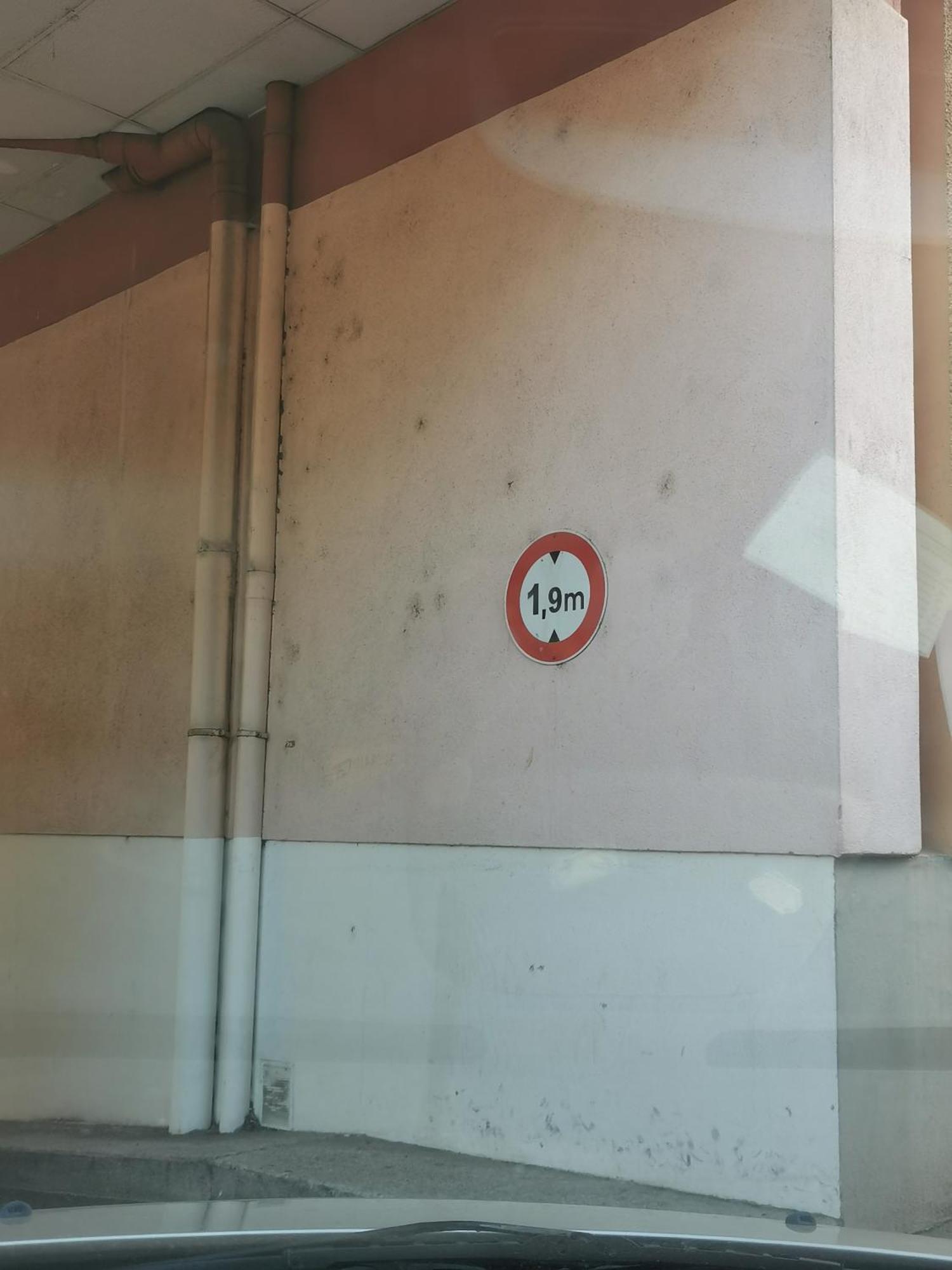 Logement Colmar Centre Avec Parking Екстериор снимка
